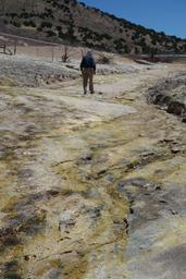 Jerry walks up the sulfur stained wash bed [mon may 29 13:22:29 mdt 2017]