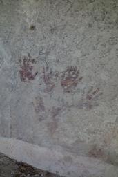 Pictographs in the cave of a hundred hands [tue jul 4 10:56:28 mdt 2017]