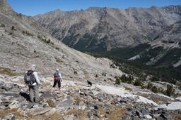 Stanley, barb and shasta descend into the broad cirque of wildhorse canyon [sun sep 2 14:12:26 mdt 2018]