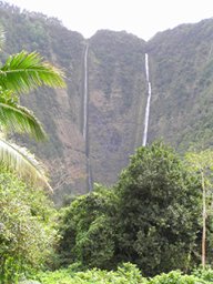 Long waterfalls at the back of Waipio Valley