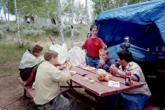 Scouts eating lunch